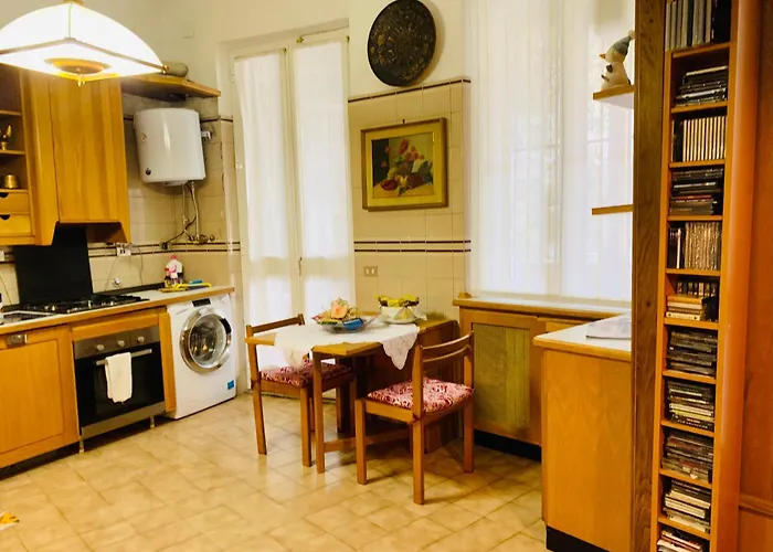 A Due Passi Dal Centro 2 Matrimoniali Wifi Διαμέρισμα Γένοβα